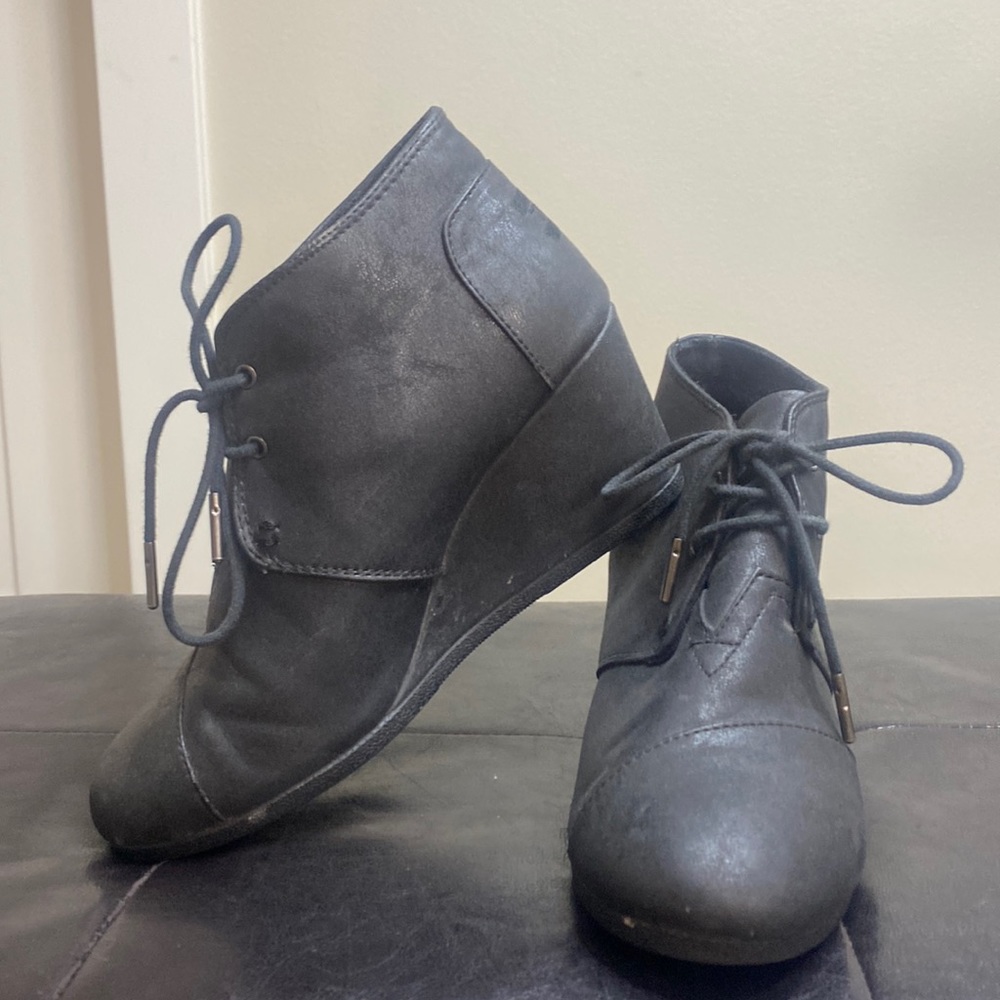 Tom’s Wedge Booties